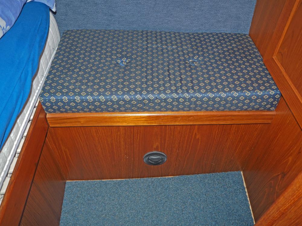 Aft cabin, Accommodation